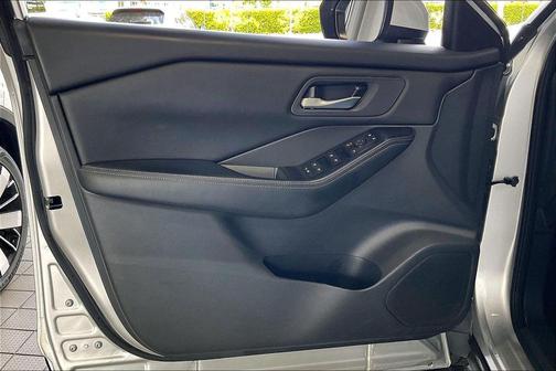 Brilliant Silver Metallic 2025 Nissan Rogue SV
