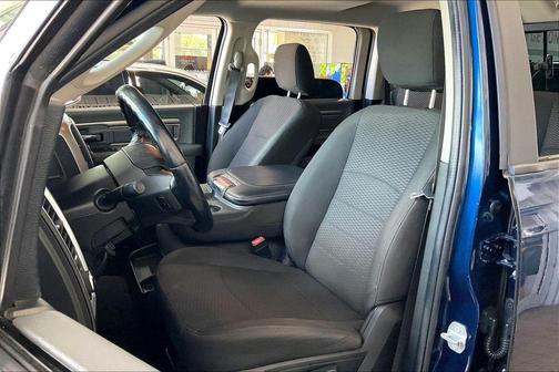 Patriot Blue Pearl 2019 RAM 1500 SLT