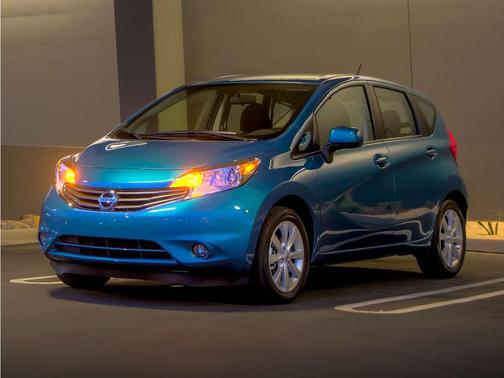 Brilliant Silver Metallic 2015 Nissan Versa Note SV