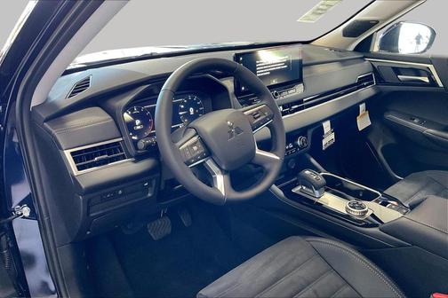 Cosmic Blue Metallic 2026 Mitsubishi Outlander SE