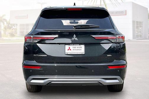 Black Diamond 2026 Mitsubishi Outlander SEL
