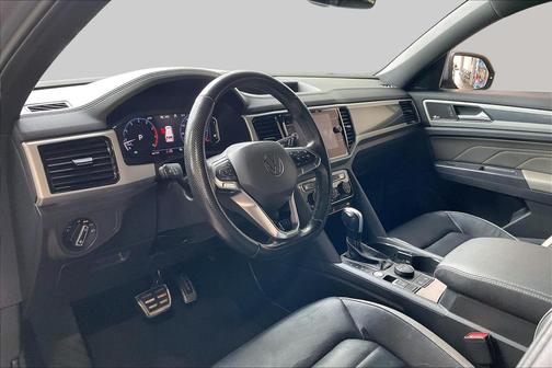 Pure Gray 2021 Volkswagen Atlas Cross Sport 3.6L V6 SEL Premium R-Line