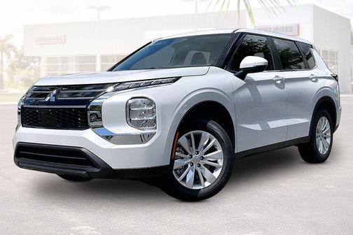 White Diamond 2026 Mitsubishi Outlander ES
