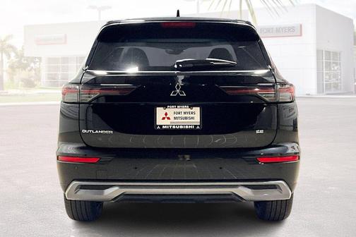 Black Diamond 2026 Mitsubishi Outlander SE