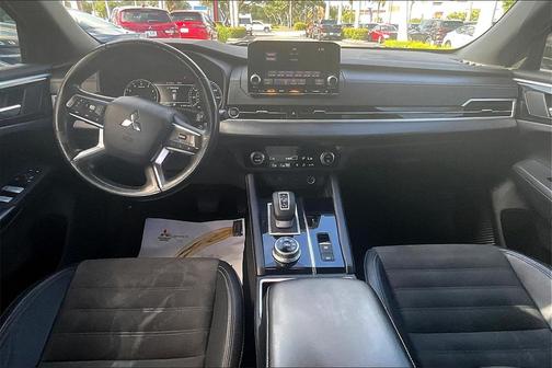 2022 Mitsubishi Outlander Black Edition 2WD