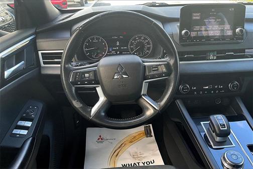 2022 Mitsubishi Outlander Black Edition 2WD