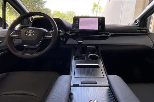 2024 Toyota Sienna XSE 7 Passenger