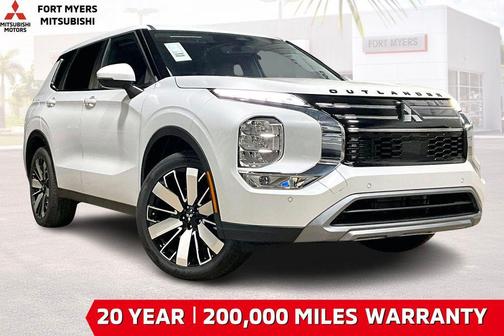 White Diamond 2026 Mitsubishi Outlander SE