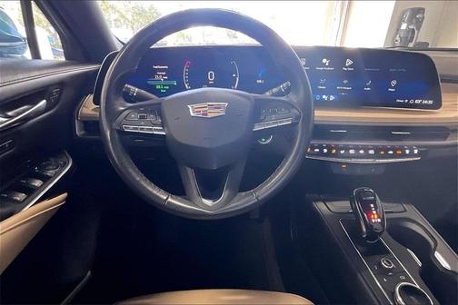 2024 Cadillac XT4 Premium Luxury