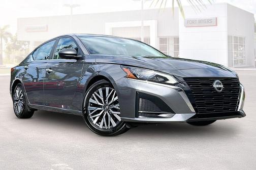 Gun Metallic 2025 Nissan Altima 2.5 SV