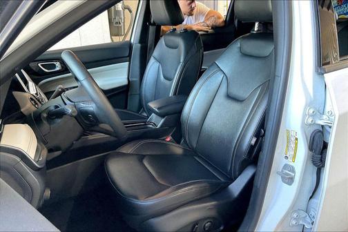 Bright White Clearcoat 2025 Jeep Compass Limited
