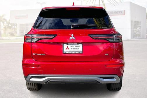 Red Diamond 2026 Mitsubishi Outlander SE