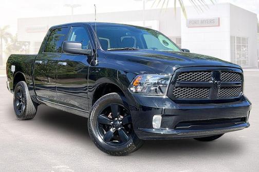 Brilliant Black Crystal Pearl 2019 RAM 1500 Express