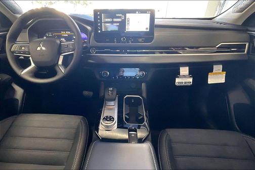 Moonstone Gray Metallic 2026 Mitsubishi Outlander SE 1.5T 2WD