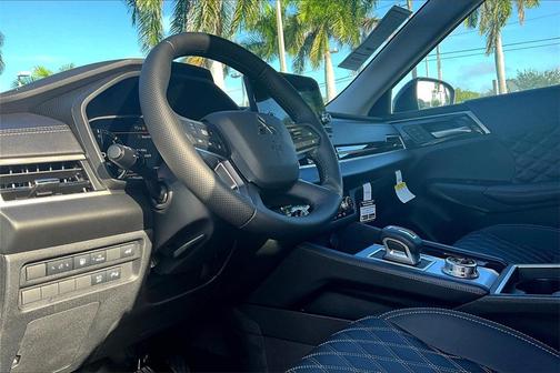 2025 Mitsubishi Outlander PHEV SEL