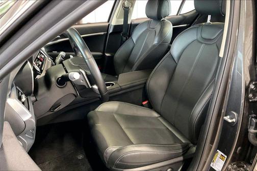 Makalu Gray 2026 Genesis G70 2.5T RWD