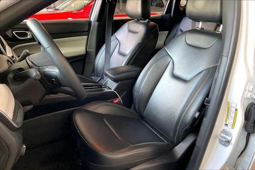 Bright White Clearcoat 2025 Jeep Compass Limited
