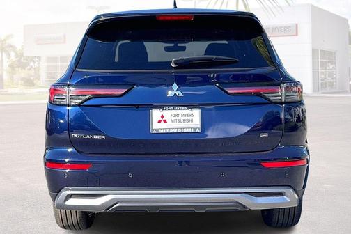 Cosmic Blue Metallic 2026 Mitsubishi Outlander SE 1.5T 2WD