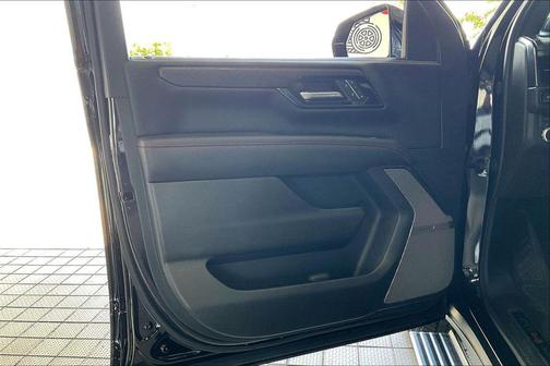 Onyx Black 2025 GMC Yukon AT4 Ultimate 4WD
