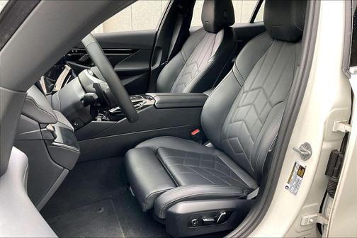 Alpine White 2026 BMW 530 530i