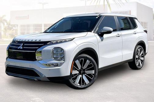 White Diamond 2026 Mitsubishi Outlander SE