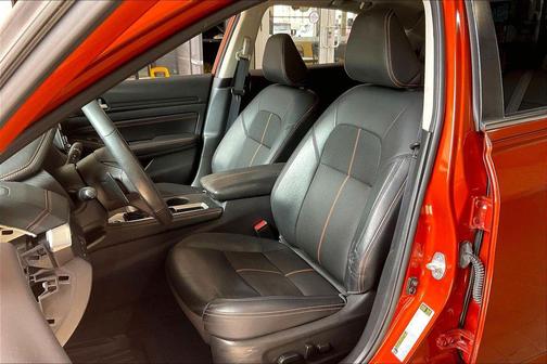 Sunset Drift Chromaflair 2022 Nissan Altima SR VC-Turbo FWD