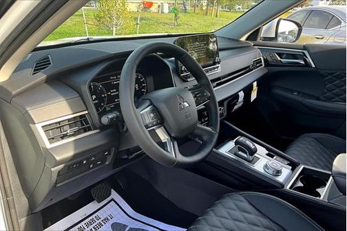 2025 Mitsubishi Outlander PHEV SEL