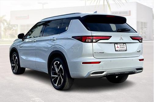 2025 Mitsubishi Outlander PHEV SEL