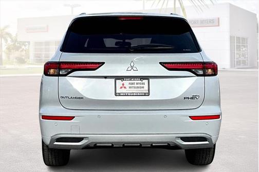 2025 Mitsubishi Outlander PHEV SEL