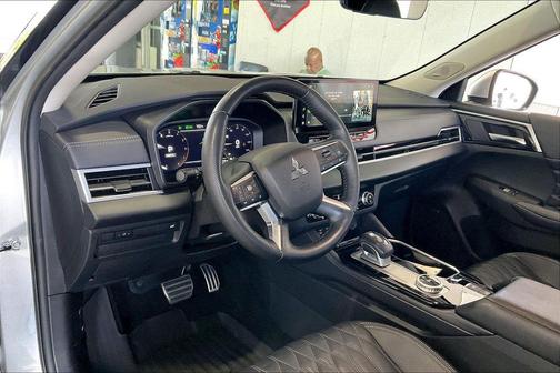 Alloy Silver Metallic 2025 Mitsubishi Outlander SEL