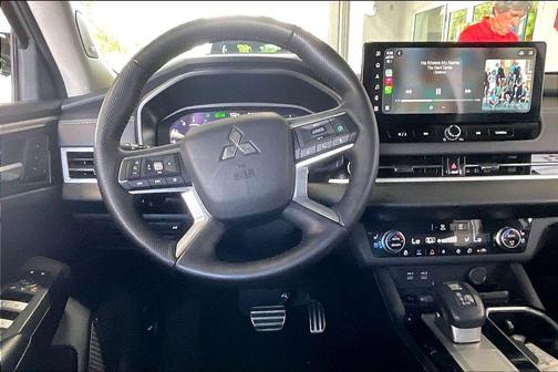 Alloy Silver Metallic 2025 Mitsubishi Outlander SEL