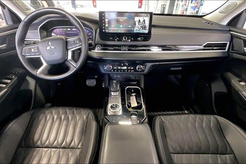 Alloy Silver Metallic 2025 Mitsubishi Outlander SEL