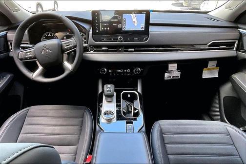 Graphite Gray 2026 Mitsubishi Outlander SE