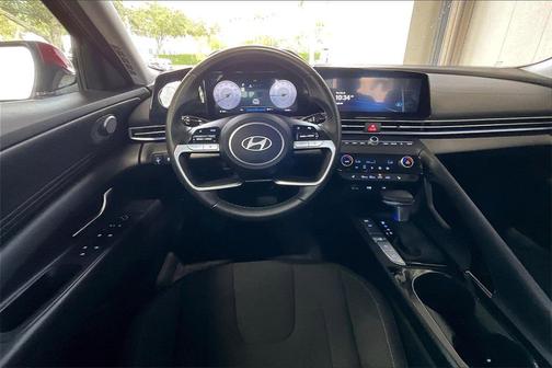 2025 Hyundai ELANTRA SEL