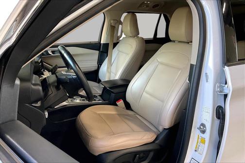 Oxford White 2023 Ford Explorer XLT