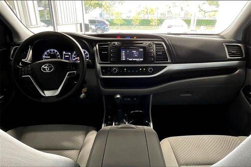 2019 Toyota Highlander LE I4
