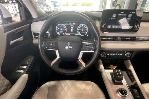 White Diamond 2024 Mitsubishi Outlander SEL S-AWC