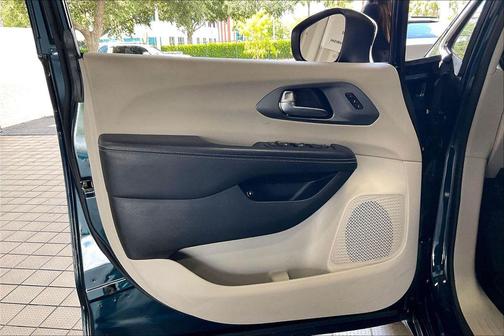 Fathom Blue Pearlcoat 2023 Chrysler Pacifica Hybrid Touring L