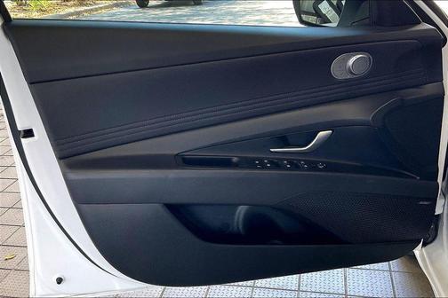 2025 Hyundai ELANTRA HEV Limited