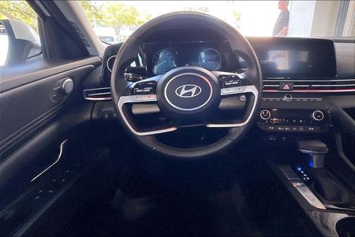 2025 Hyundai ELANTRA HEV Limited