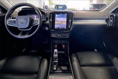 2025 Volvo XC40 B5 Plus Dark Theme