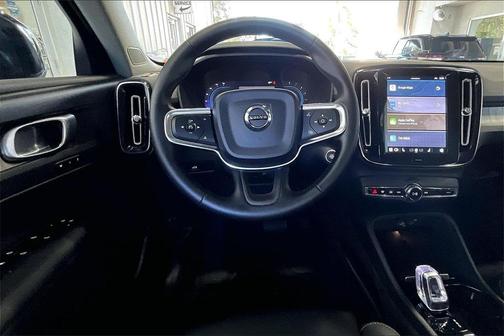 2025 Volvo XC40 B5 Plus Dark Theme