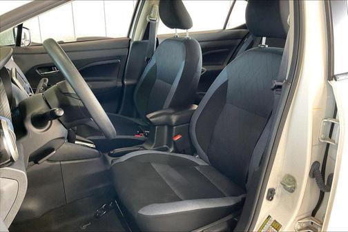 Aspen White Tricoat 2025 Nissan Versa 1.6 SV