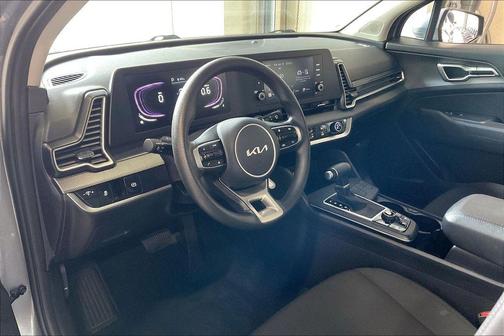 Everlasting Silver 2025 Kia Sportage LX