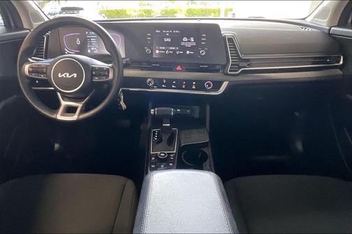 Everlasting Silver 2025 Kia Sportage LX