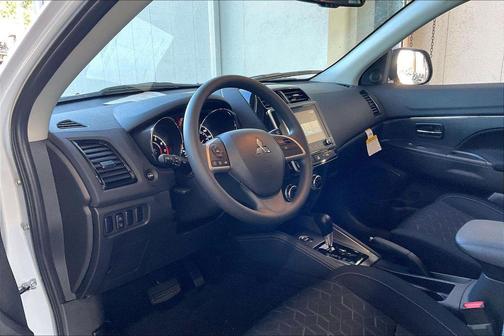 White Diamond 2026 Mitsubishi Outlander Sport 2.0 ES