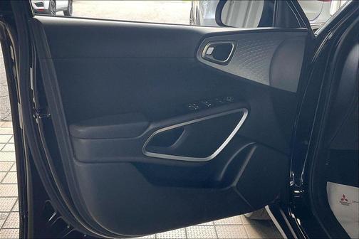 Fusion Black 2025 Kia Soul LX