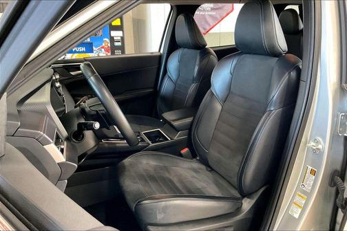Cosmic Blue Metallic 2024 Mitsubishi Outlander SE