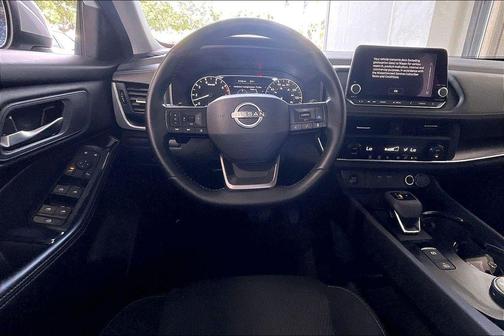 Everest White Pearl 2025 Nissan Rogue SV
