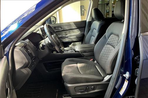 2024 Nissan Pathfinder SV FWD